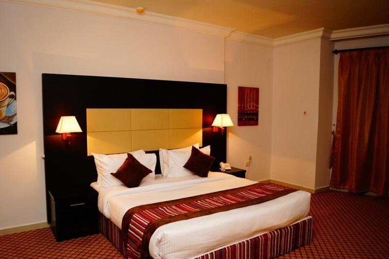 Ashaad Al-Tahliah Hotel And Suites Riad Exterior foto